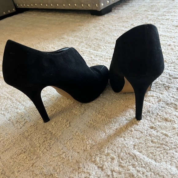 Elegant Black Women's Heels - Picture 8 of 11